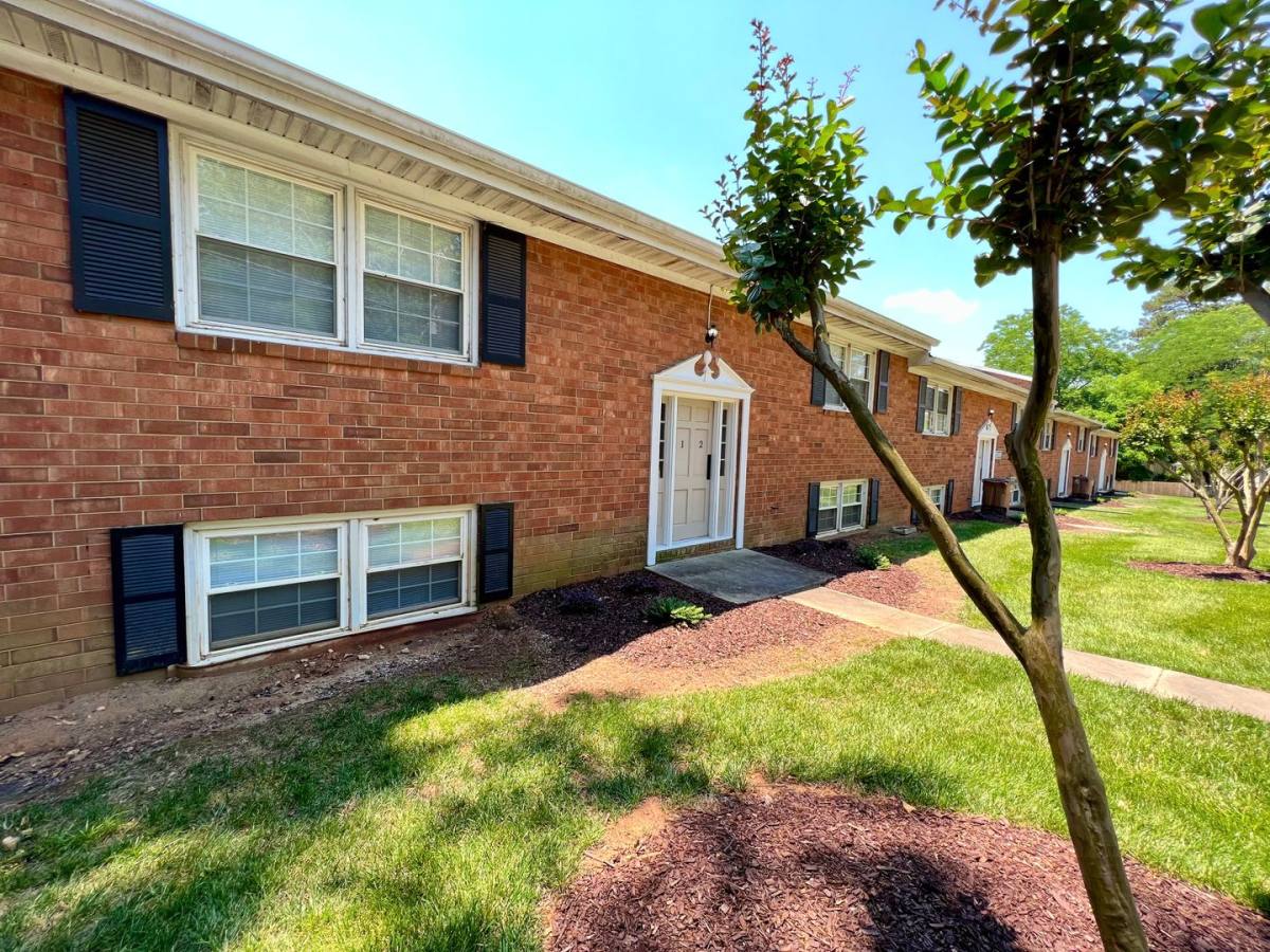 Apartment for rent at 2529 Spring Garden St, Greensboro, NC 27403