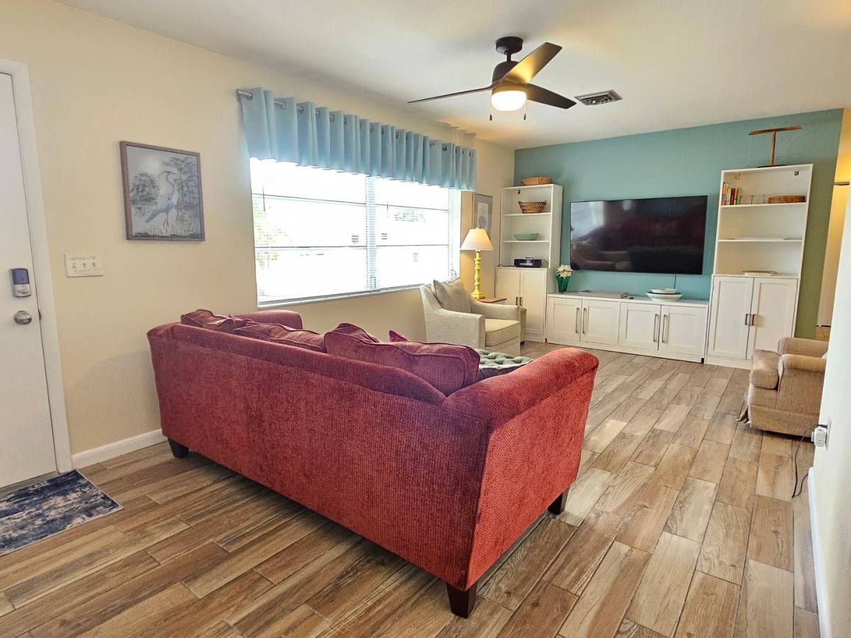 House for rent at 426 Pineview Dr, Venice, FL 34293