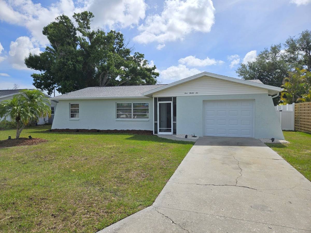 House for rent at 426 Pineview Dr, Venice, FL 34293