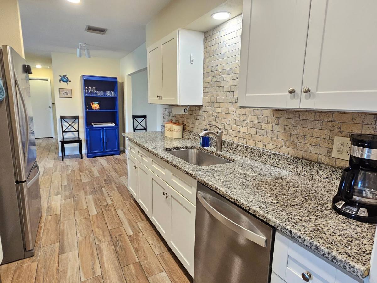 House for rent at 426 Pineview Dr, Venice, FL 34293