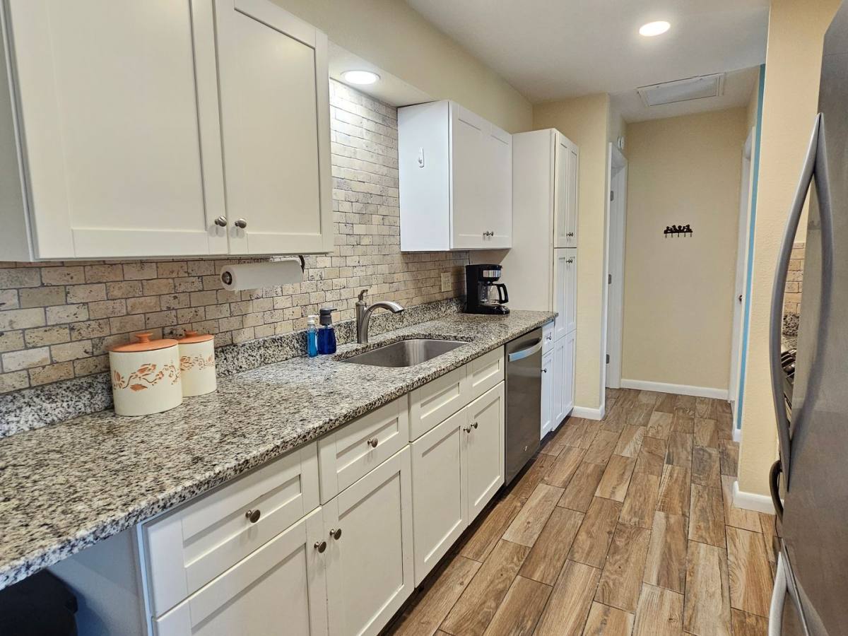House for rent at 426 Pineview Dr, Venice, FL 34293