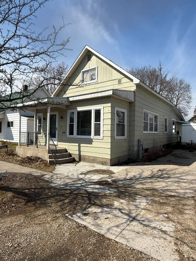 House for rent at 812 Jacobson St, Marinette, WI 54143
