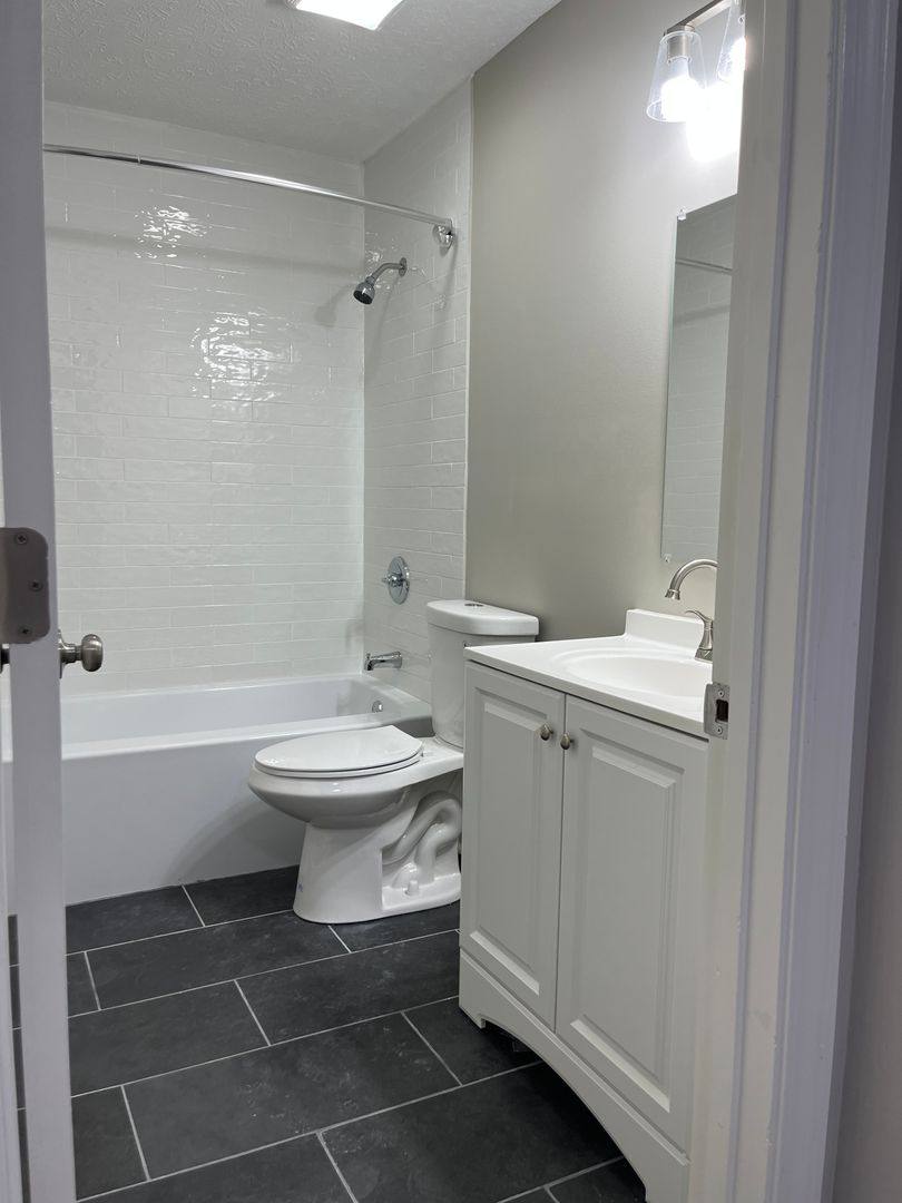 Apartment for rent at 3327-3335 Morse Rd, Columbus, OH 43231
