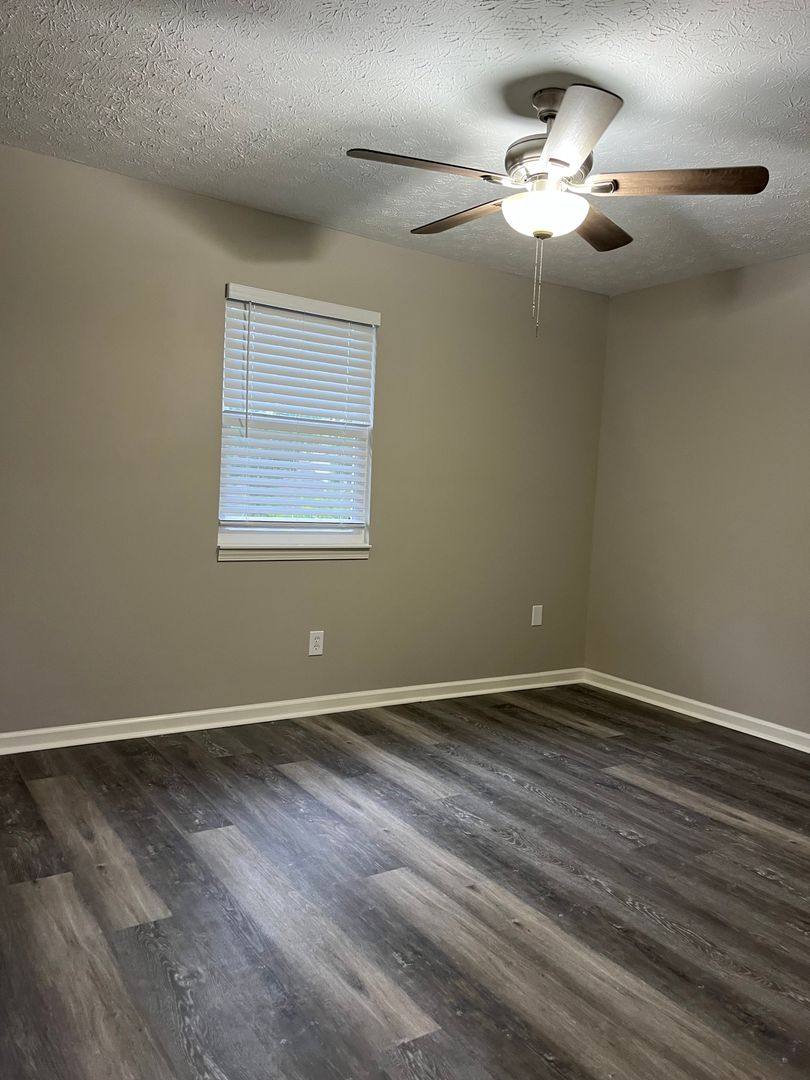 Apartment for rent at 3327-3335 Morse Rd, Columbus, OH 43231
