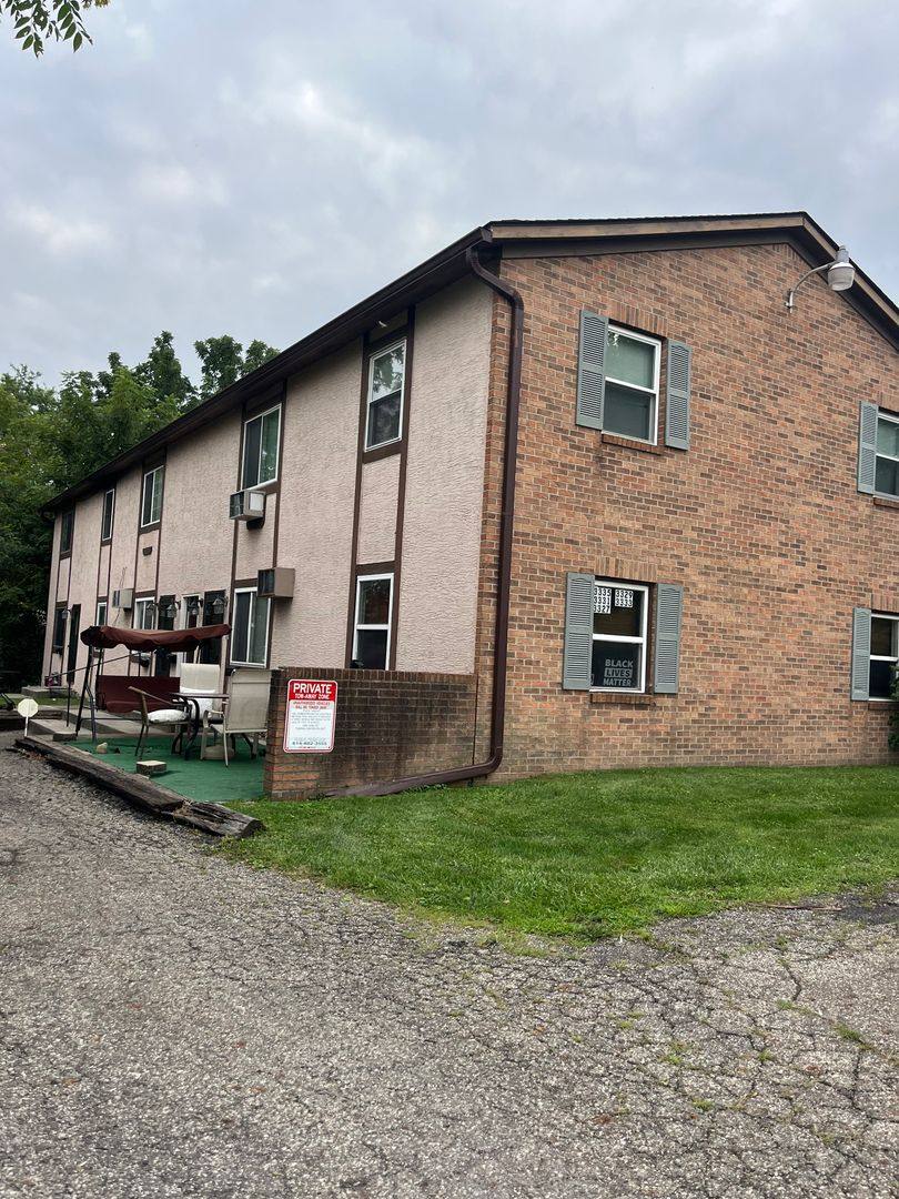 Apartment for rent at 3327-3335 Morse Rd, Columbus, OH 43231