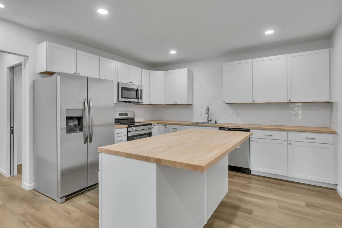 Apartment for rent at 1720 N Wycoff Ave #B, Bremerton, WA 98312