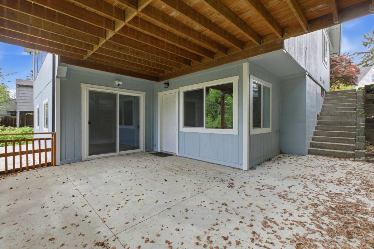 Apartment for rent at 1720 N Wycoff Ave #B, Bremerton, WA 98312