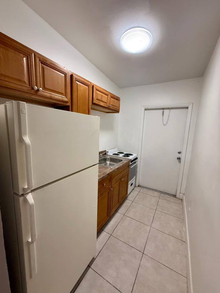 Apartment for rent at 424 NW 15th Terrace #5, Fort Lauderdale, FL 33311
