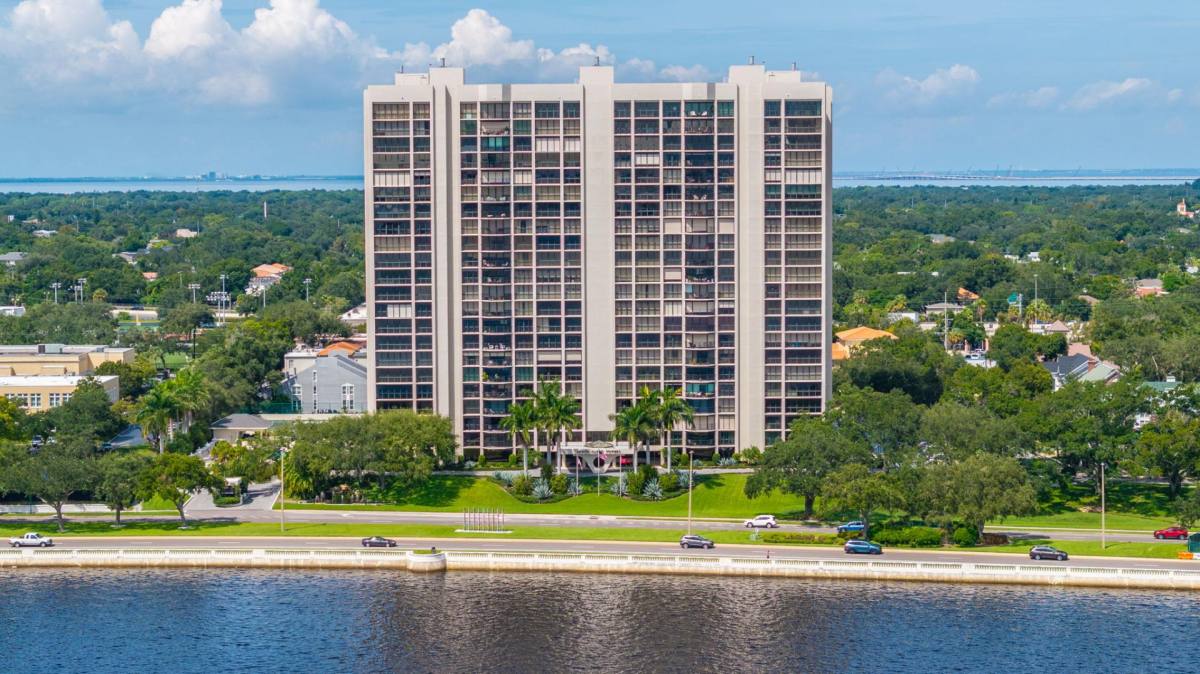 Apartment for rent at 3301 Bayshore Blvd #1510A, Tampa, FL 33629