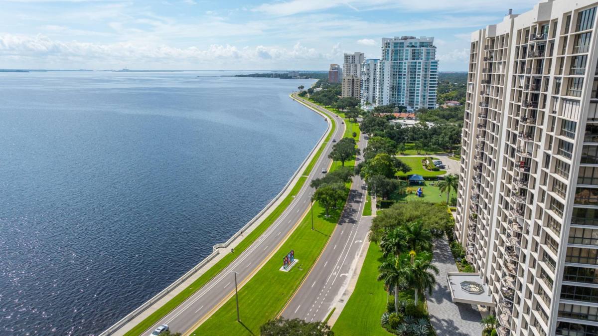 Apartment for rent at 3301 Bayshore Blvd #1510A, Tampa, FL 33629