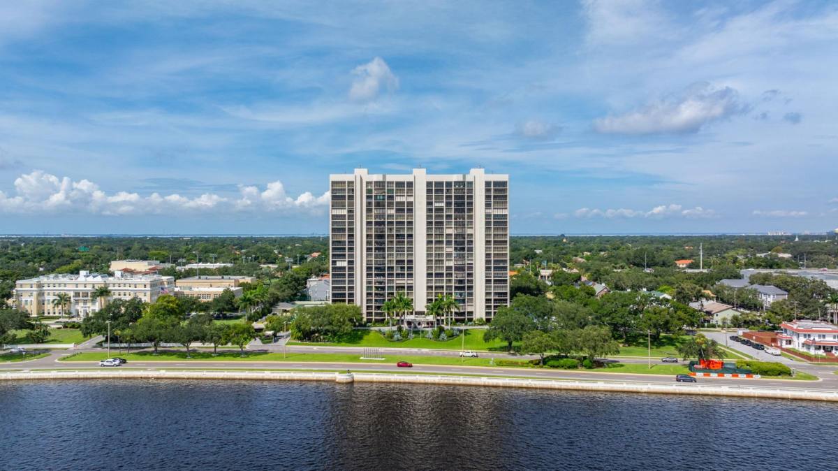 Apartment for rent at 3301 Bayshore Blvd #1510A, Tampa, FL 33629