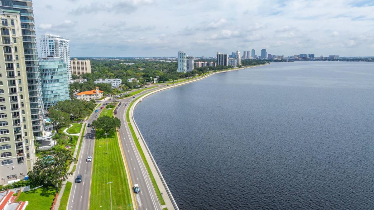 Apartment for rent at 3301 Bayshore Blvd #1510A, Tampa, FL 33629