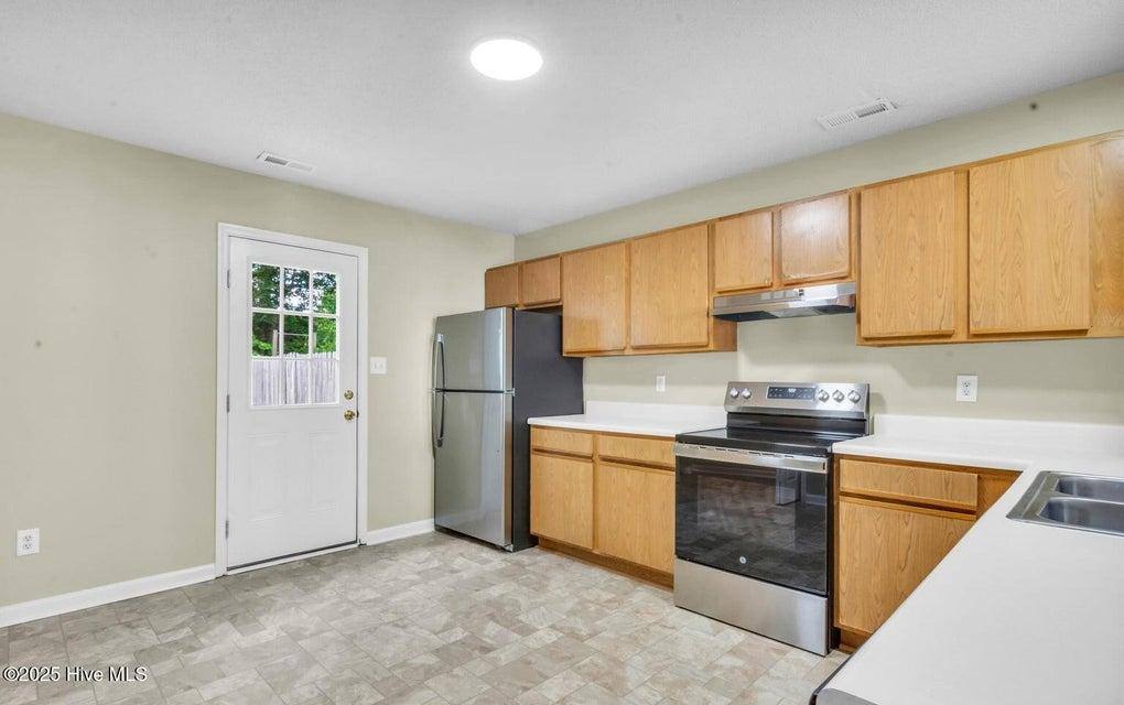 Townhouse for rent at 2033 Brandymill Lane, Jacksonville, NC 28546