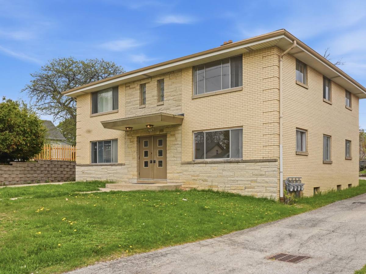 Apartment for rent at 8641 W Lapham St #4, Milwaukee, WI 53214