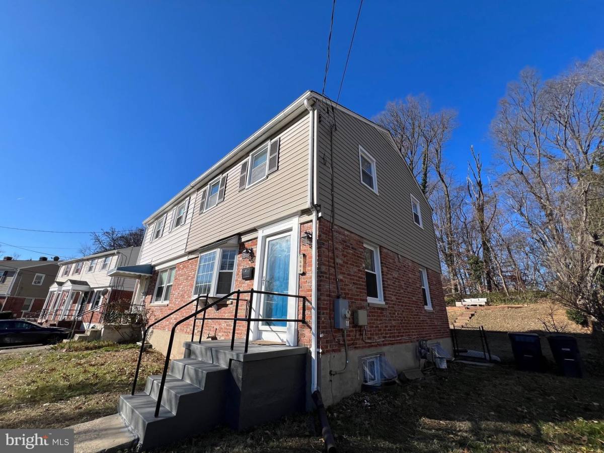 House for rent at 5804 Shoshone Dr, Oxon Hill, MD 20745