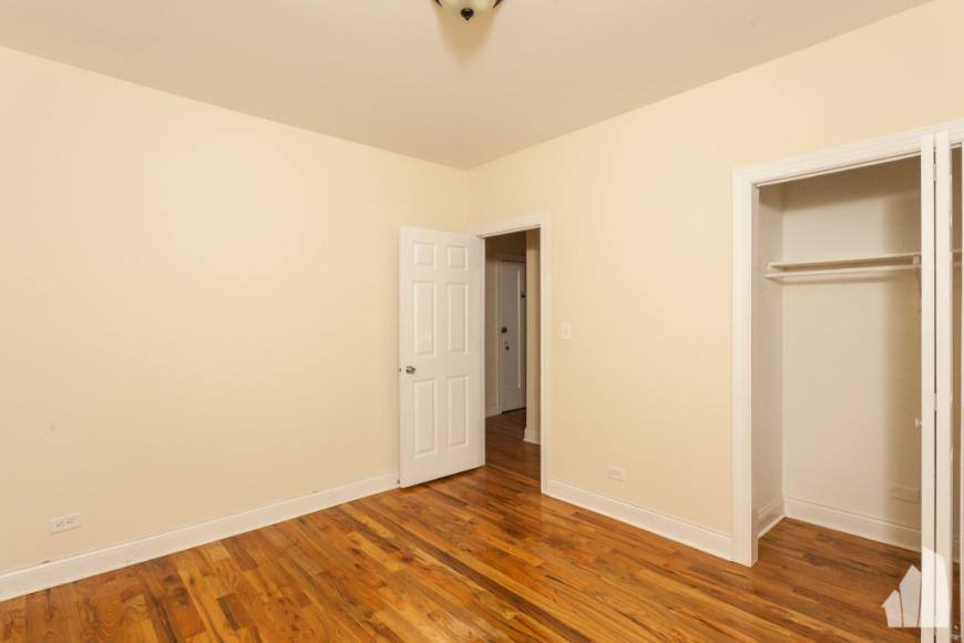 Apartment for rent at 622 W Cornelia Ave, Chicago, IL 60657