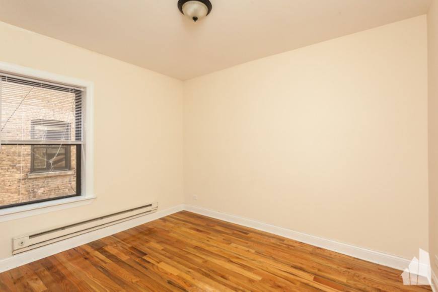 Apartment for rent at 622 W Cornelia Ave, Chicago, IL 60657