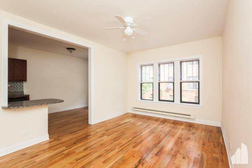 Apartment for rent at 622 W Cornelia Ave, Chicago, IL 60657