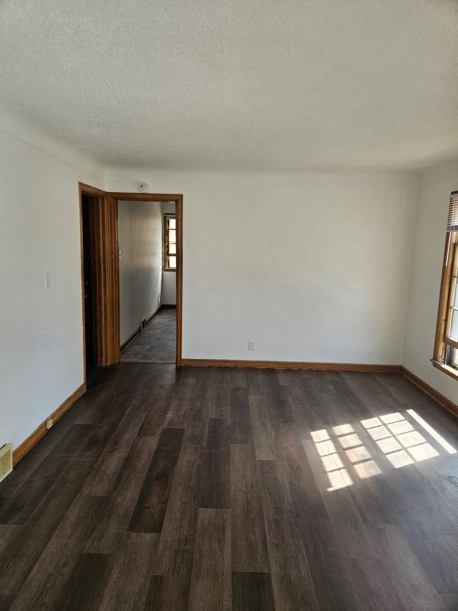 Townhouse for rent at 994 Oakdale Ave, Saint Paul, MN 55118