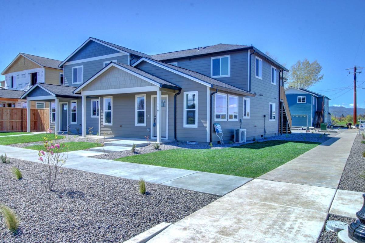 House for rent at 1161 Annalise St, Central Point, OR 97502