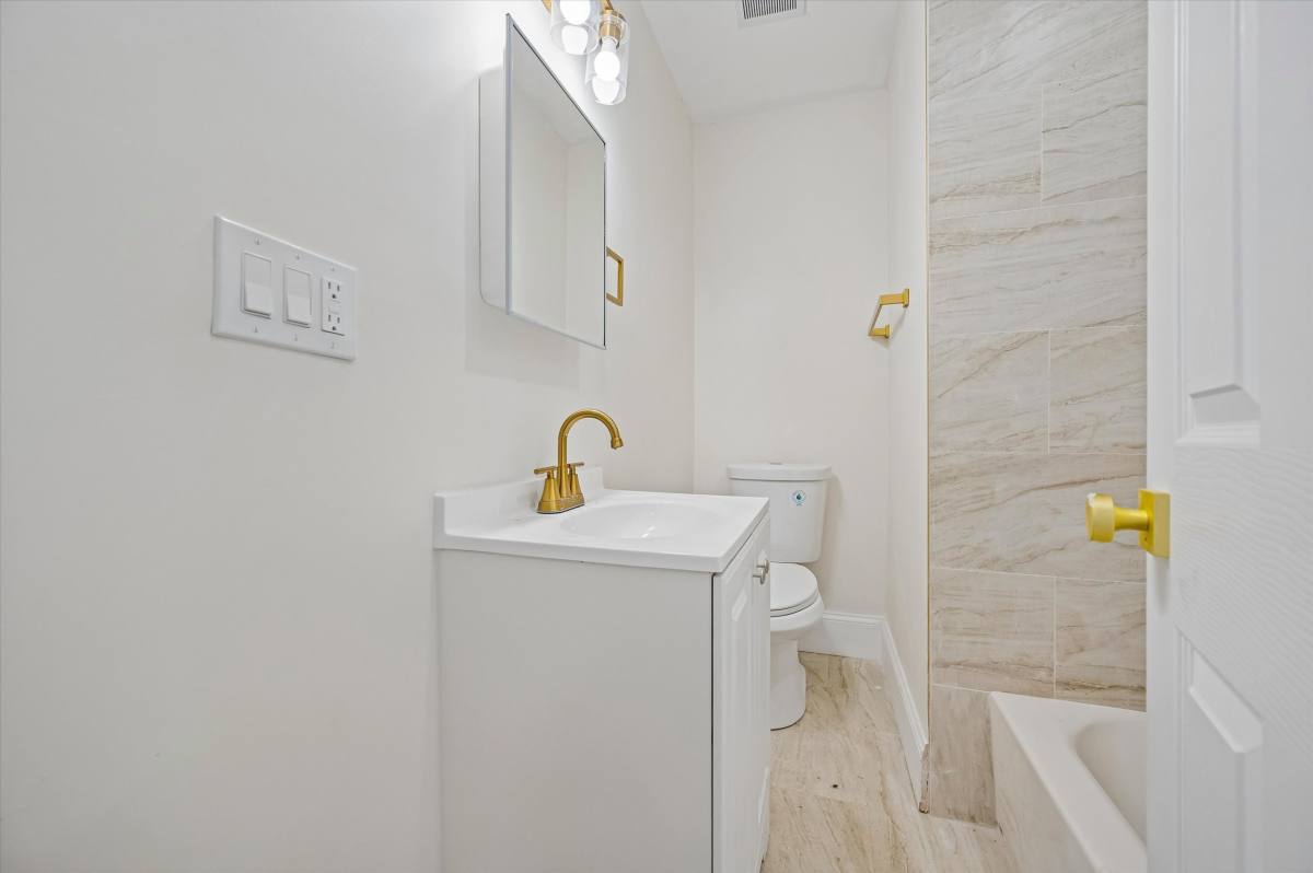 House for rent at 5618 Malcolm St, Philadelphia, PA 19143