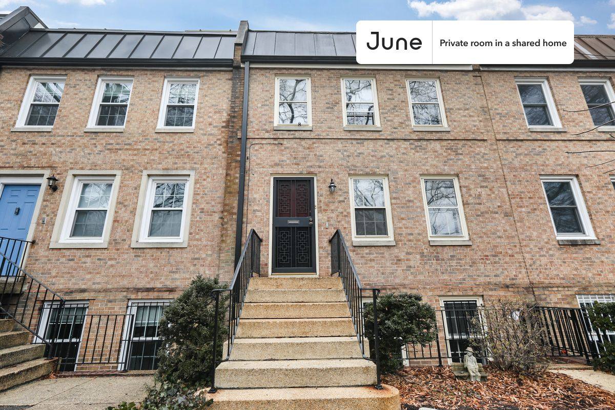 Apartment for rent at 511 G St SW #A, Washington, DC 20024