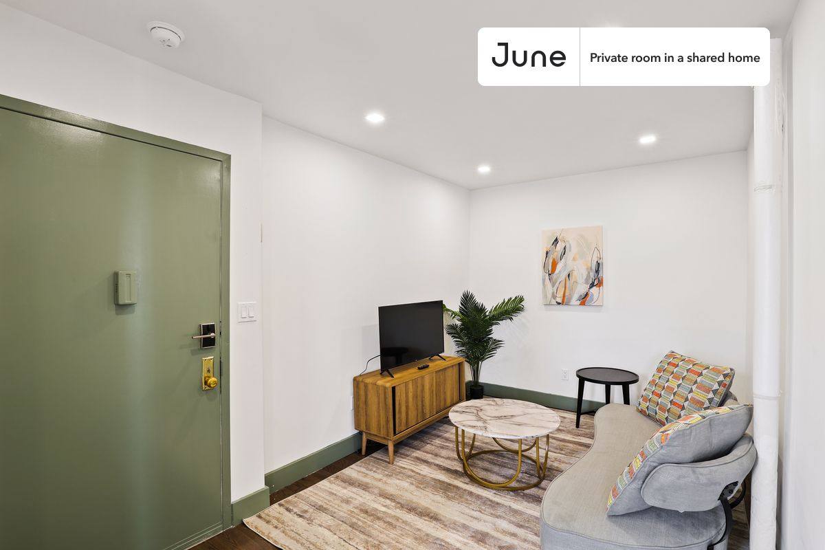 Apartment for rent at 1675 Lexington Ave #A, New York, NY 10029