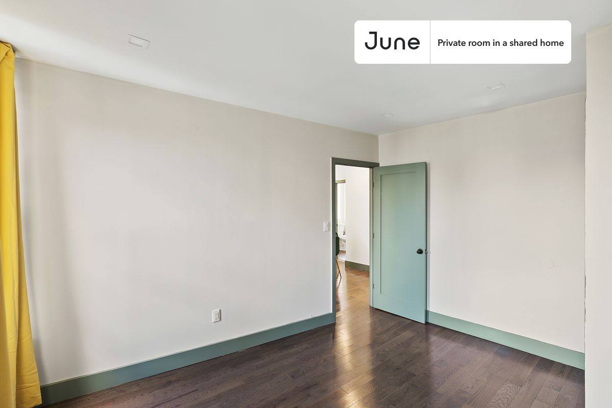 Apartment for rent at 1675 Lexington Ave #A, New York, NY 10029
