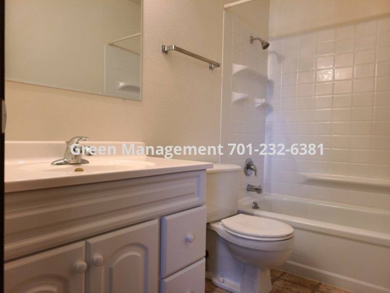 Townhouse for rent at 644 E 2nd Ave, West Fargo, ND 58078