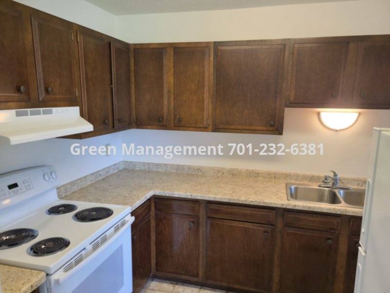 Townhouse for rent at 644 E 2nd Ave, West Fargo, ND 58078