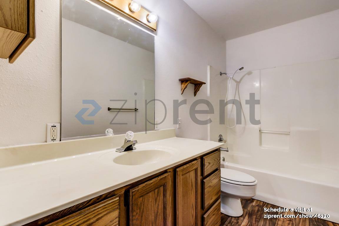 House for rent at 168 W Adams St, Coalinga, CA 93210
