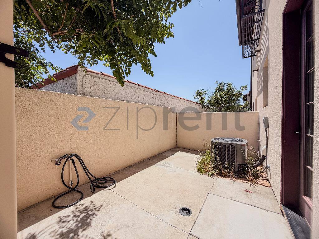 House for rent at 1676 3rd St, Duarte, CA 91010