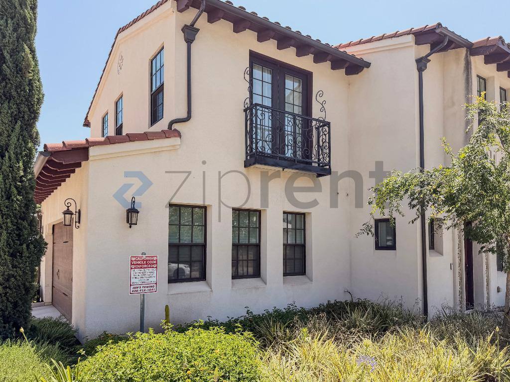 House for rent at 1676 3rd St, Duarte, CA 91010