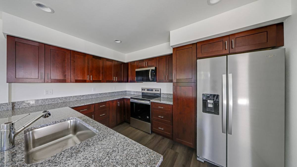 Townhouse for rent at 120 NE 10th Ave, Oak Harbor, WA 98277