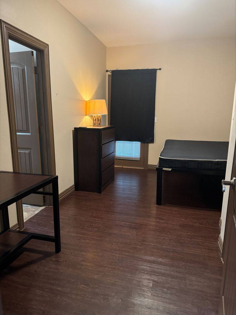 Townhouse for rent at 2410 S 2nd St, Waco, TX 76706
