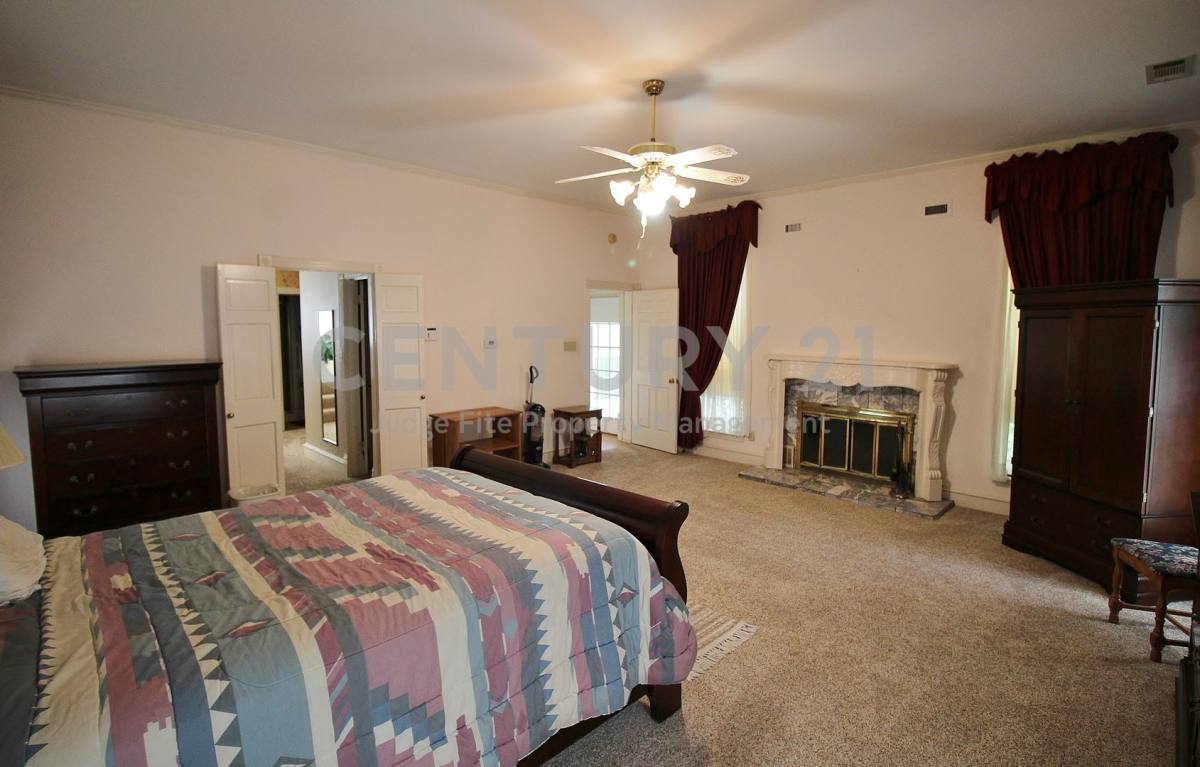 House for rent at 8150 Bob White Rd, Waxahachie, TX 75167