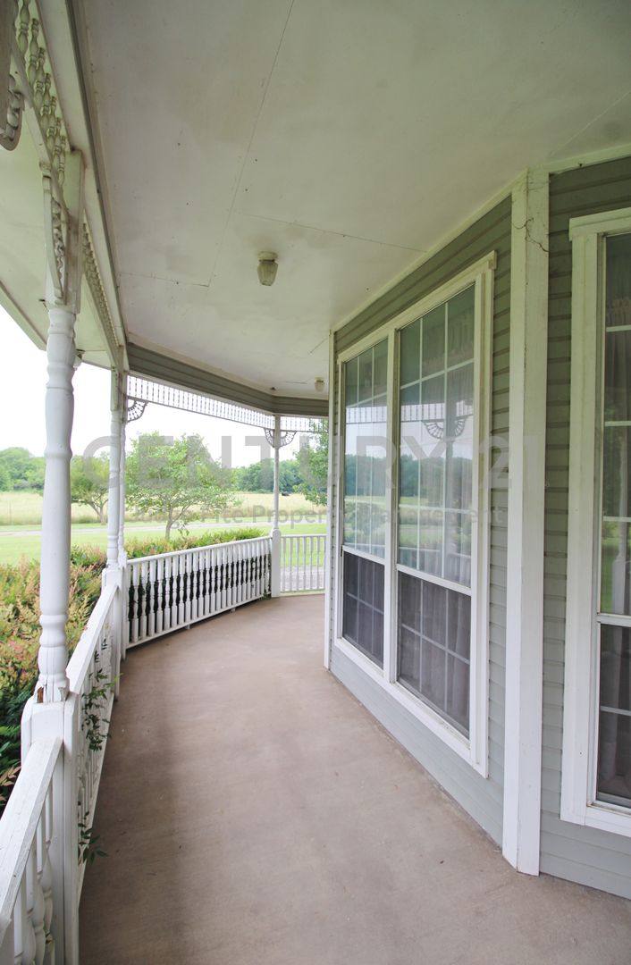 House for rent at 8150 Bob White Rd, Waxahachie, TX 75167