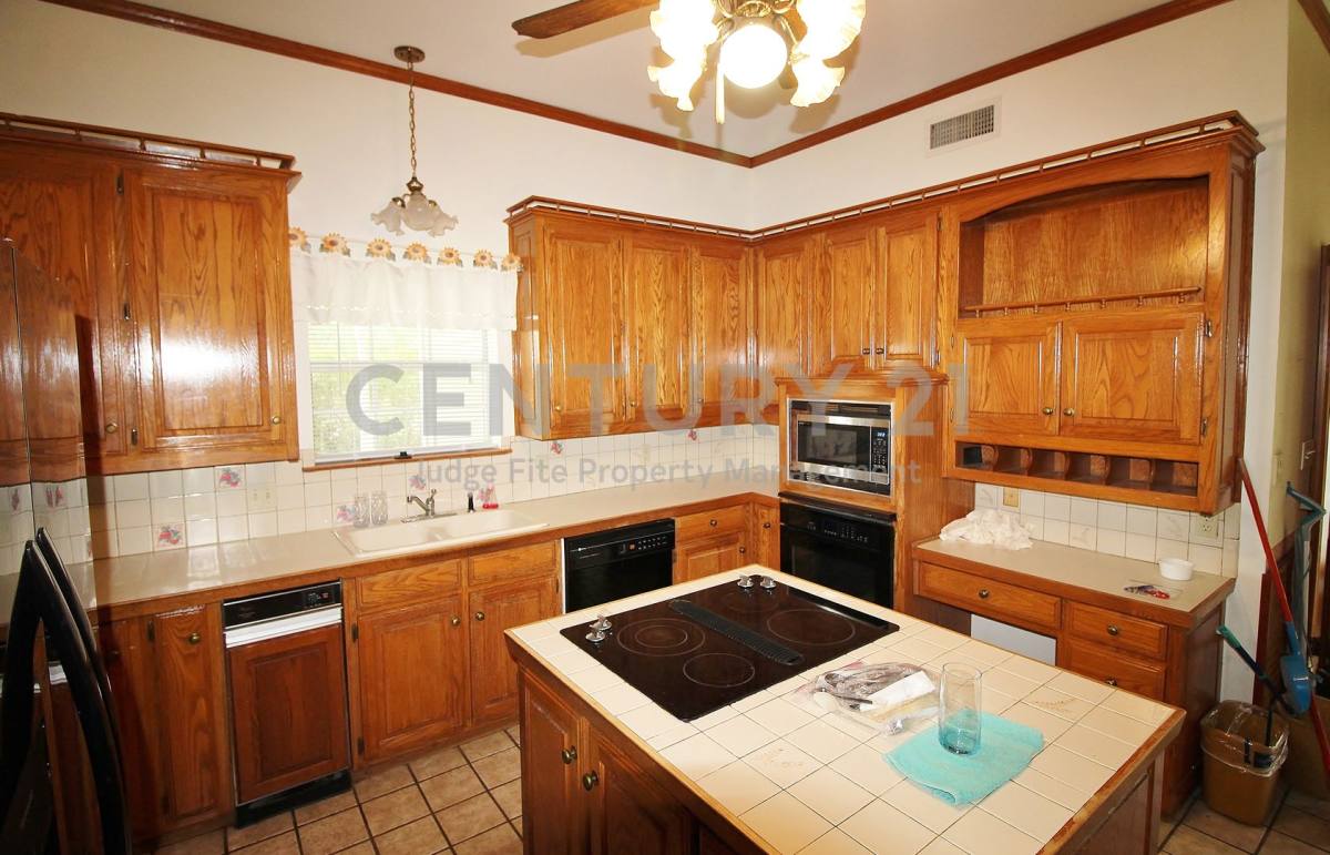 House for rent at 8150 Bob White Rd, Waxahachie, TX 75167