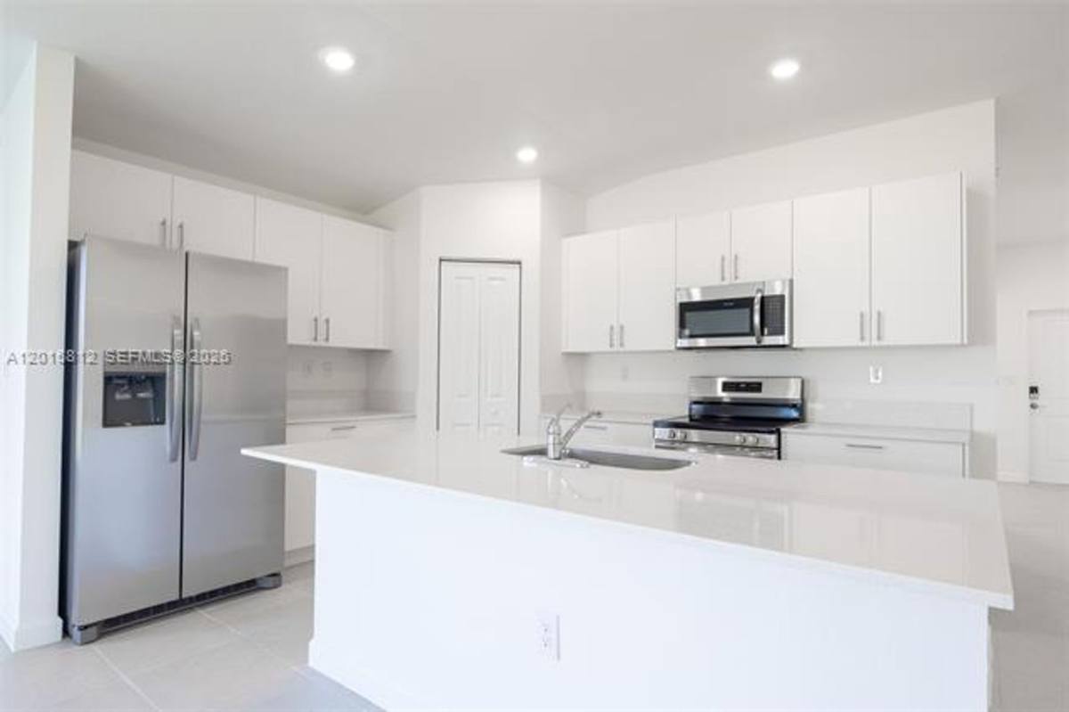 House for rent at 17564 SW 285th St, Homestead, FL 33030