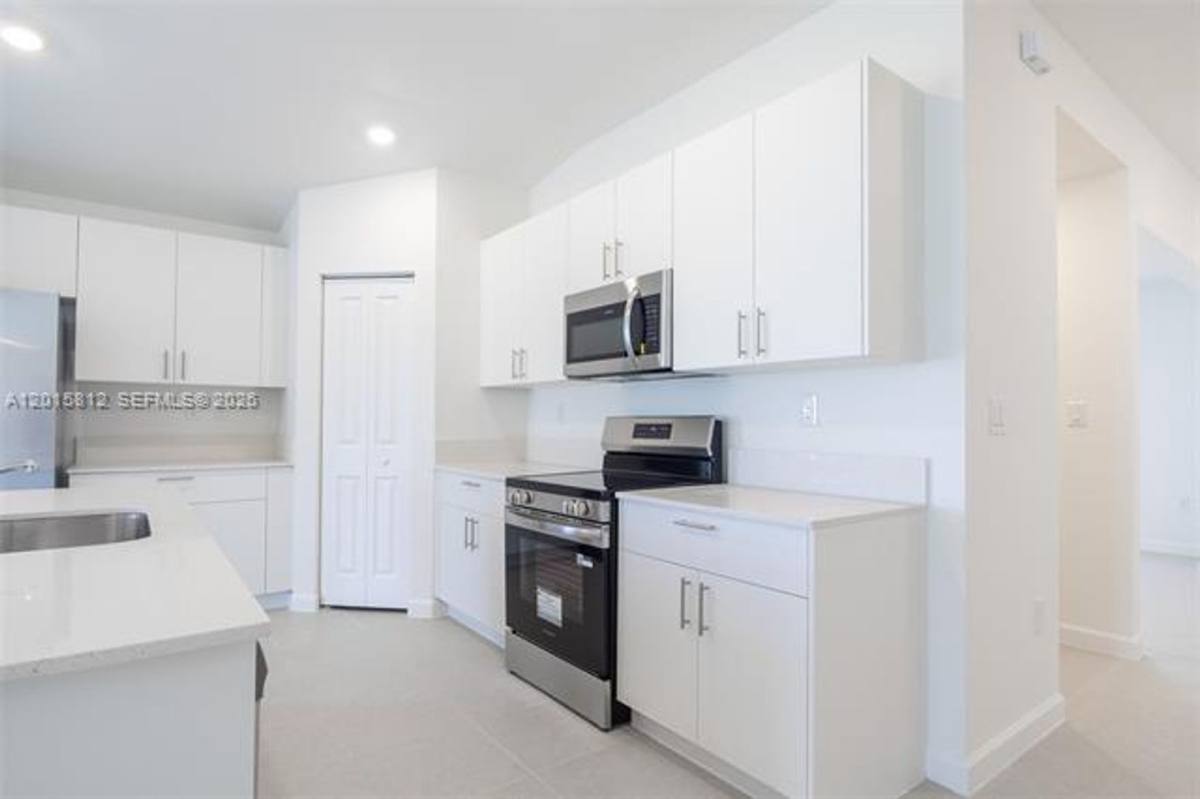 House for rent at 17564 SW 285th St, Homestead, FL 33030
