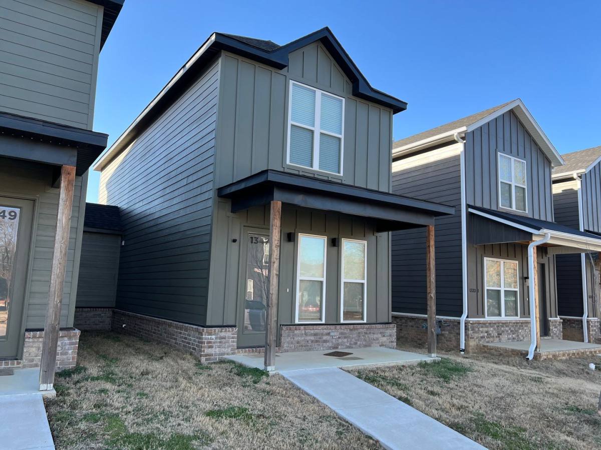 Apartment for rent at 1365 S Duncan St, Fayetteville, AR 72701