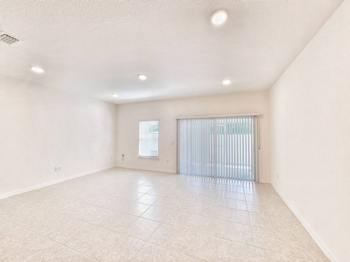Townhouse for rent at 12523 NW 7th Place, Newberry, FL 32669