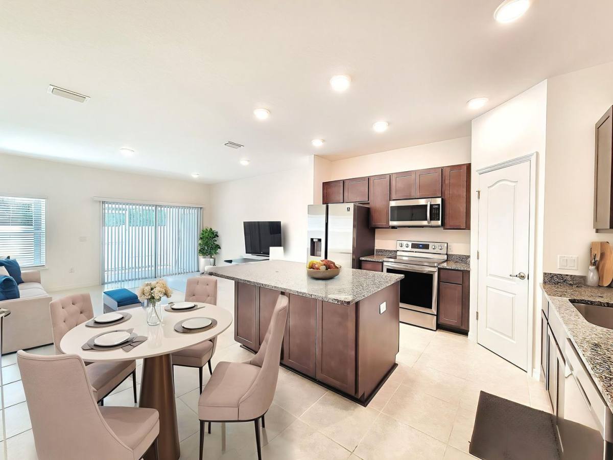 Townhouse for rent at 12523 NW 7th Place, Newberry, FL 32669