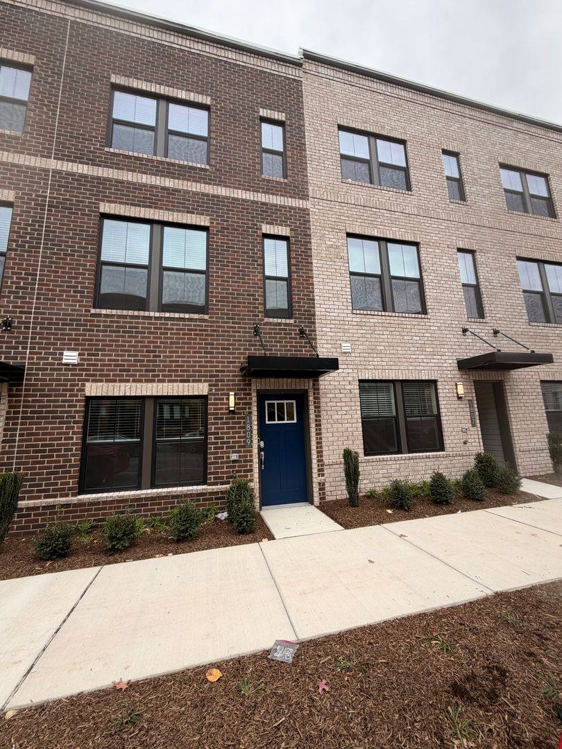 Townhouse for rent at 1801 - 1827 Guilford Ave, Baltimore, MD 21201