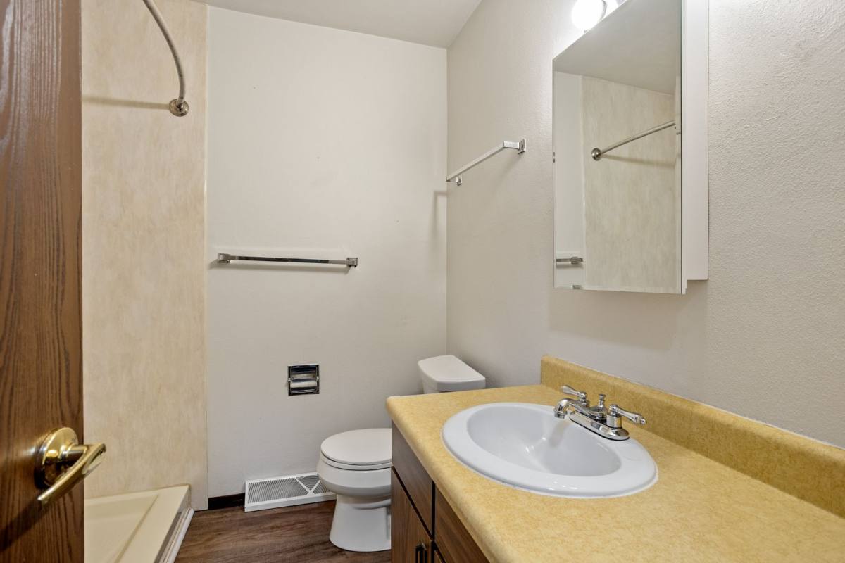 Apartment for rent at 1352 W Hiawatha Dr, Appleton, WI 54914