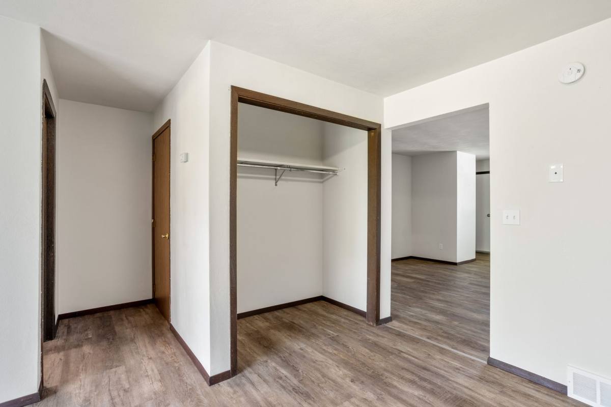 Apartment for rent at 1352 W Hiawatha Dr, Appleton, WI 54914