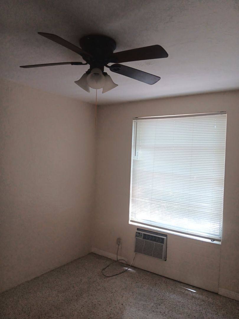 Apartment for rent at 5860 22nd Ave N, Saint Petersburg, FL 33710
