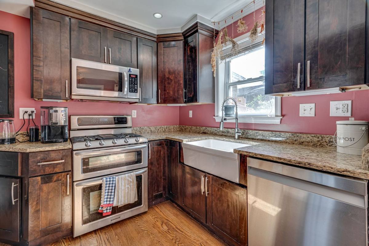 House for rent at 2848 Fairhaven Ave, Alexandria, VA 22303