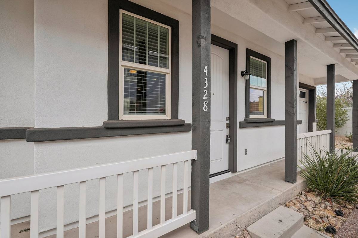 Apartment for rent at 4314 W Charter Oak Rd, Glendale, AZ 85304