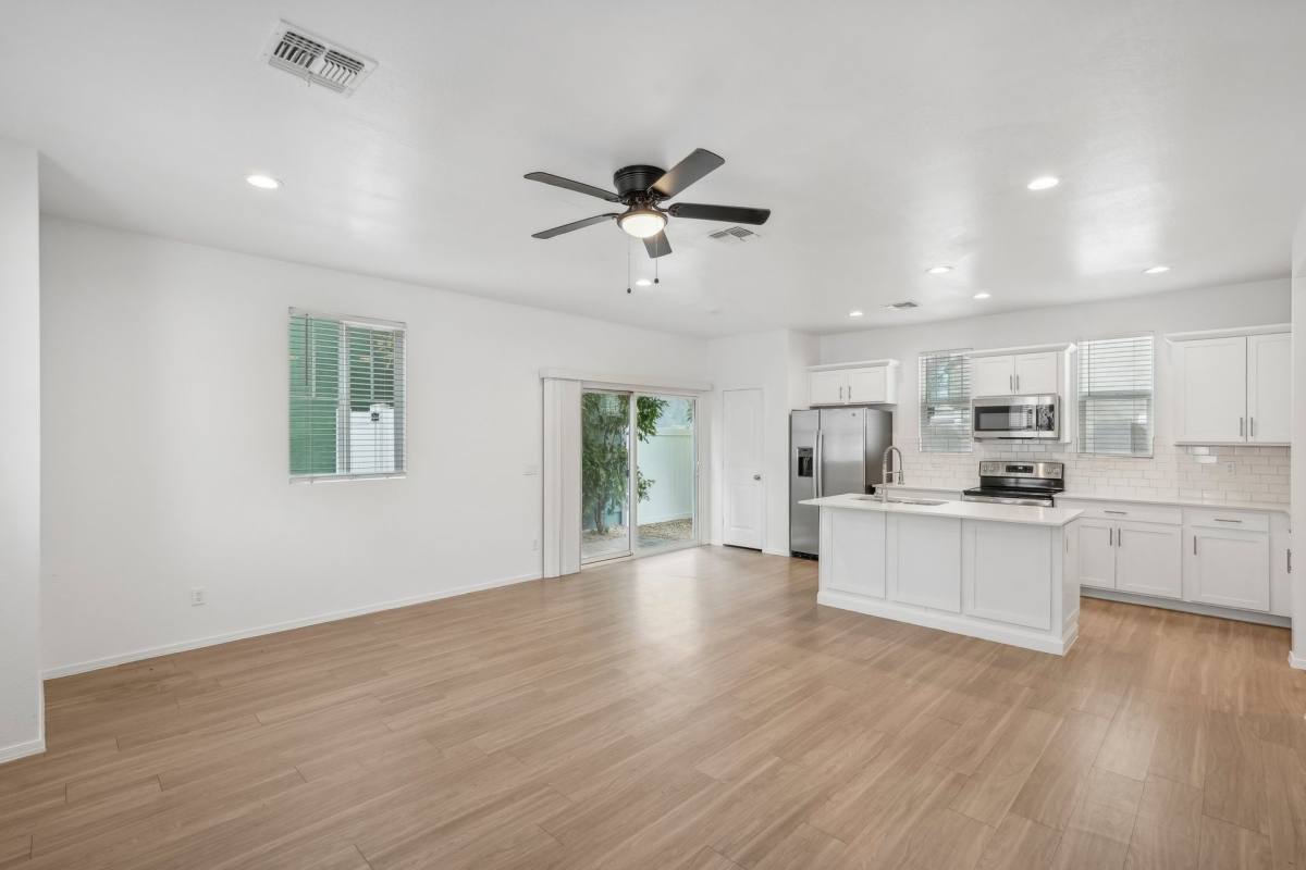 Apartment for rent at 4314 W Charter Oak Rd, Glendale, AZ 85304
